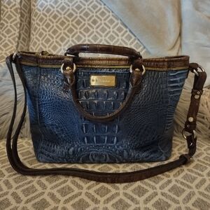Brahmin Mini Arno. Navy. GUC. 12.5"W x 9"H x 5"D